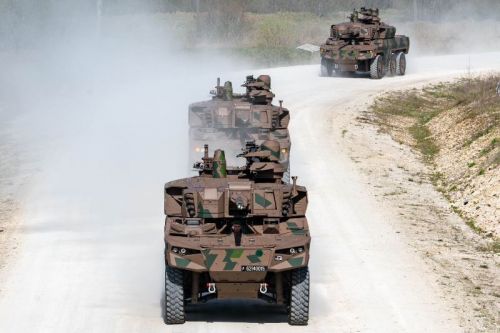 Belgia zdecydowała wcześniej o zakupie 60 Jaguarów EBRC i 382 Griffony VBMR, co zwiększy interoperacyjność z francuskimi i luksemburskimi siłami zbrojnymi / Zdjęcie: X