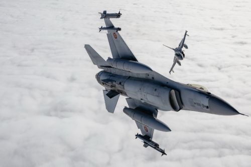 Pociski Sidewinder mają uzupełnić arsenał rumuńskich samolotów F-16 / Zdjęcie: MO Rumunii
